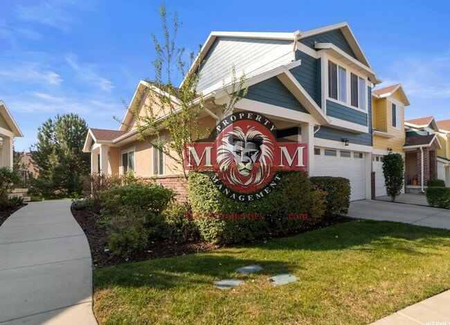 Foto del edificio - Beautiful 4 Bd 2.5 Bath Townhouse in Sandy