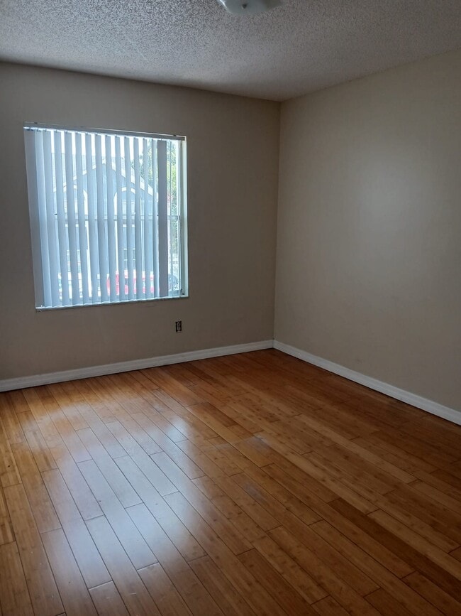 Building Photo - 4240 Pershing Pointe Pl