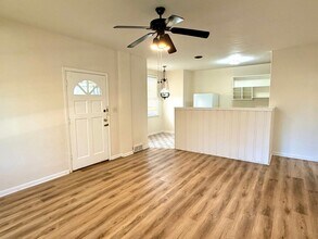 Building Photo - 913 F St Building Photo - 913 F St