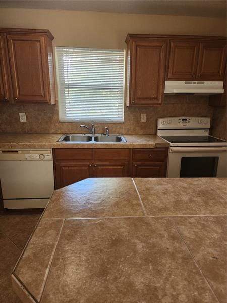 Building Photo - 4150 Woodside Dr