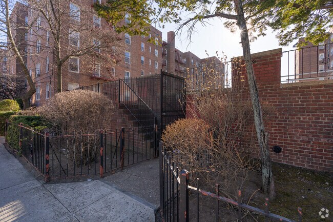 Building Photo - 3310 Avenue H