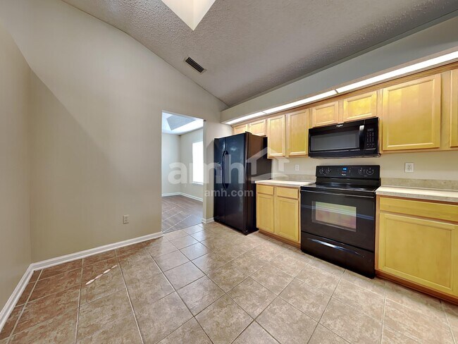 Foto del edificio - 6101 Morse Glen Ct