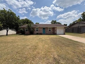 Building Photo - 714 Upland Ln