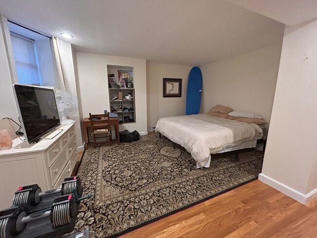 Building Photo - 616 Columbus Ave