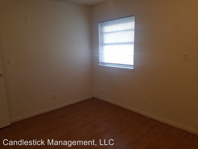 Building Photo - 426 SE Arter Ave