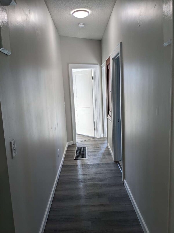Foto del edificio - 230 Lynn Rd SW
