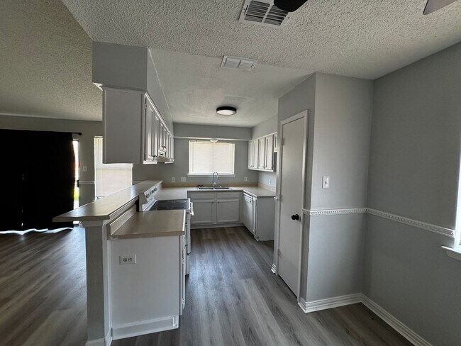 Foto del edificio - Great 3 bedroom! Move in special of $995!