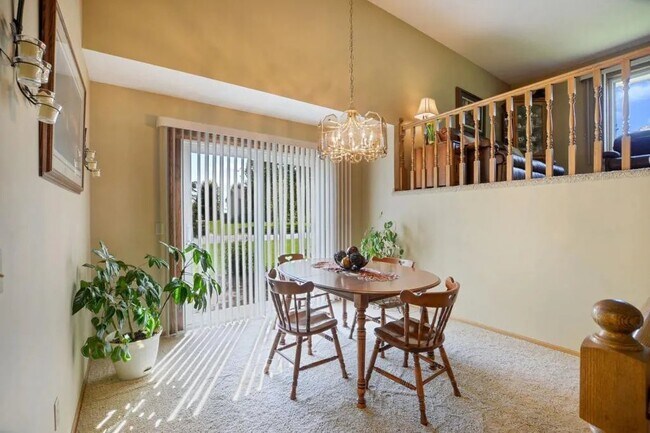 Building Photo - 10907 Xylon Ln N