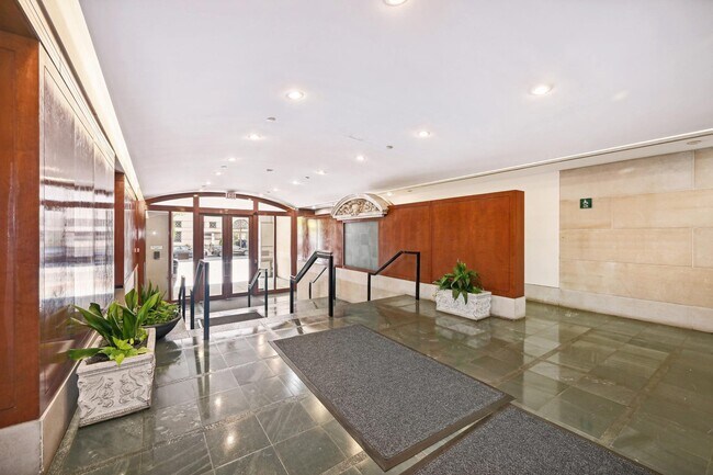 Foto del edificio - 2311 M St NW