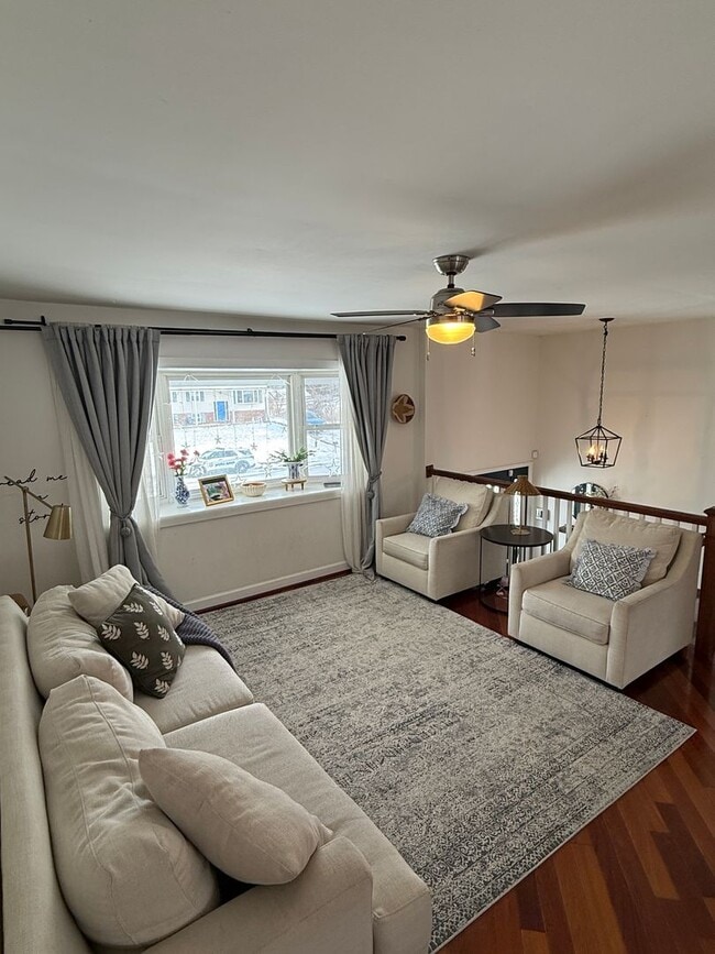 Foto del edificio - Beautiful 4-Bedroom Home with Finished Basement & Large Yard- Sykesville, MD