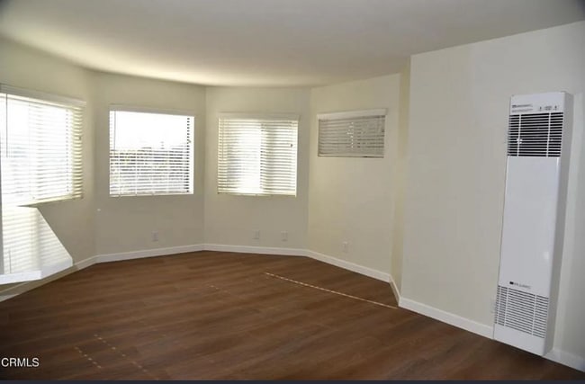 Building Photo - 1521 Vista Del Mar Dr