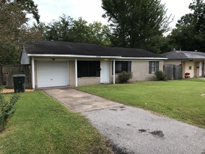 Building Photo - 9240 McLean St