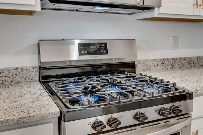 Foto del edificio - 5522 Tidal Breeze Cv