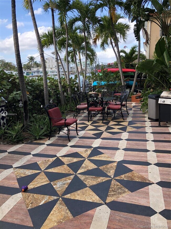 Foto del edificio - 8200 Byron Ave