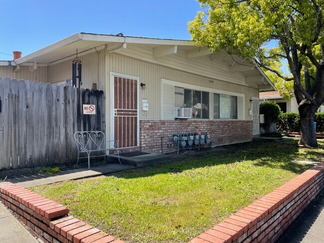 Front of the Building - 3284 Brookdale Dr