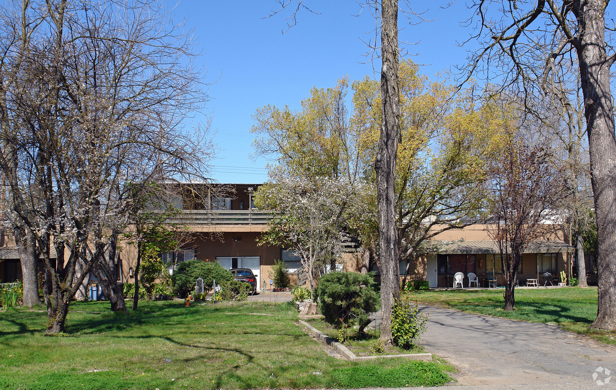 Building Photo - Walnut View Apartments