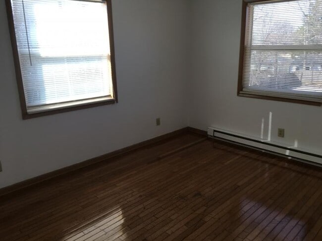 Building Photo - 5960 E 42nd Street