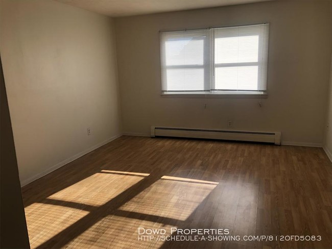 Building Photo - 1 bedroom in Bloomington IL 61701