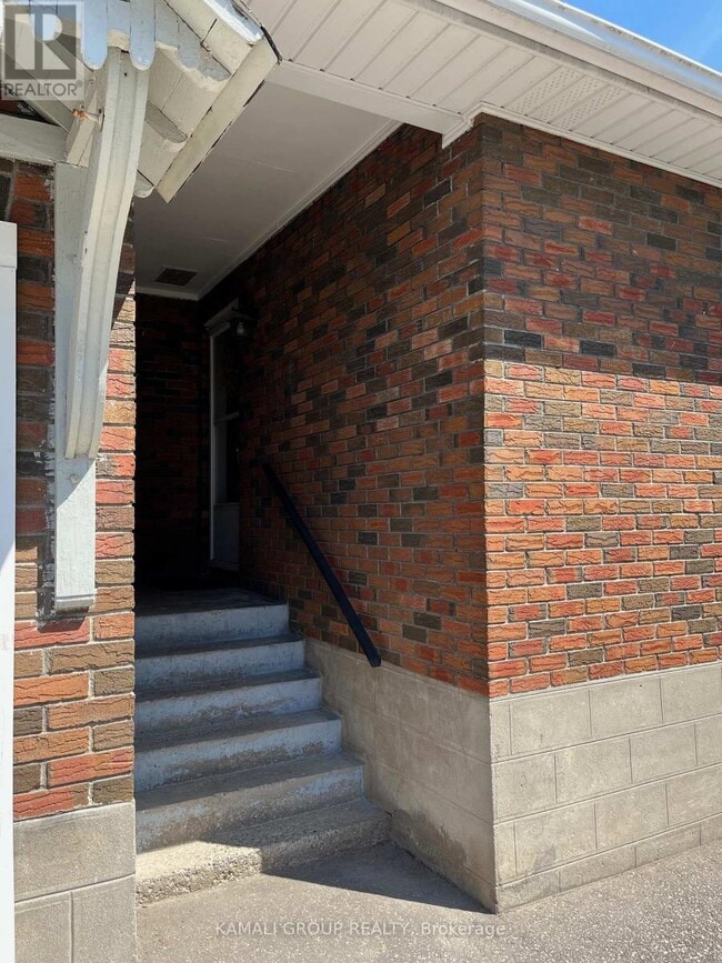 Building Photo - 205 Celina St