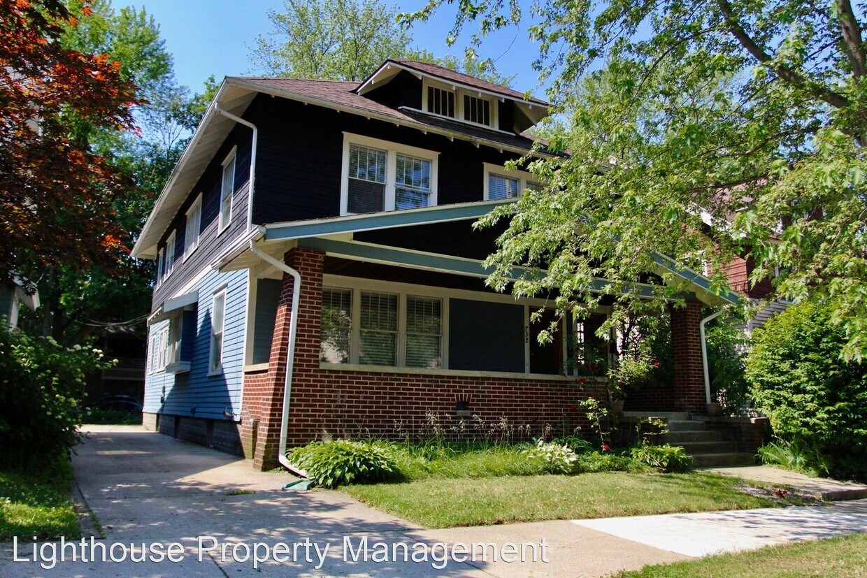 Primary Photo - 732-732 Lockwood St NE