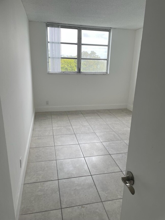 Master Bedroom - Boardwalk at Inverrary