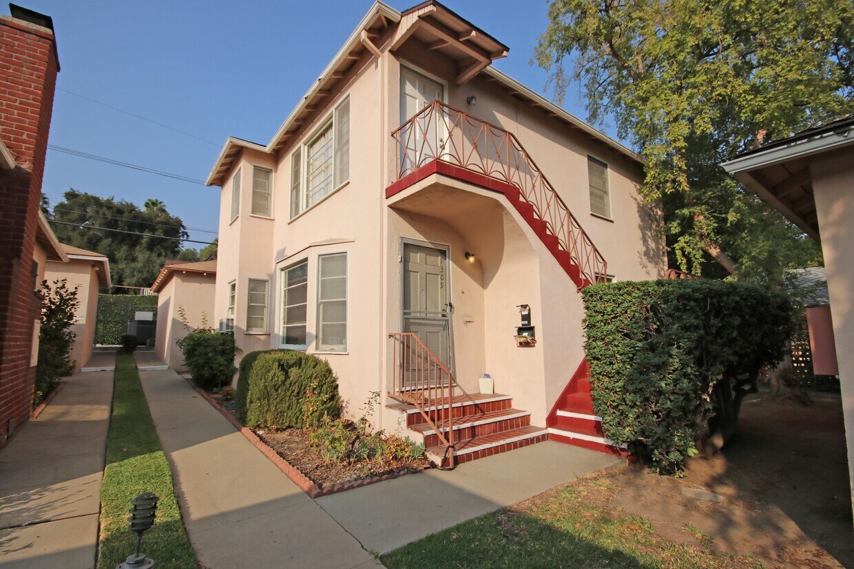 Primary Photo - 1307 E Washington Blvd