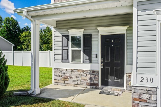 Foto del edificio - 230 Timberline Oak Dr