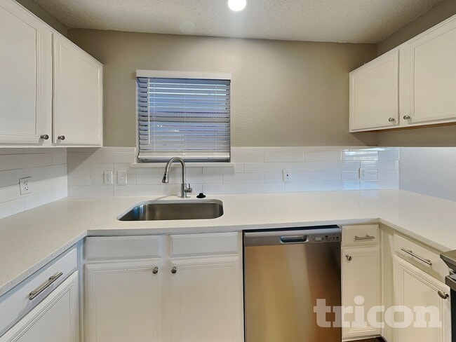 Foto del edificio - 4228 Heath St