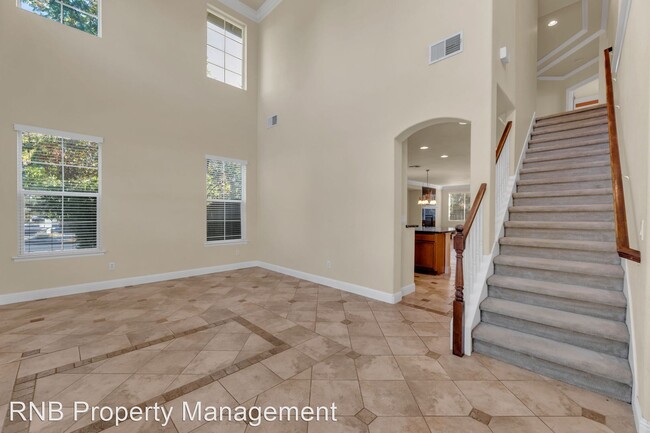 Foto del edificio - 4 br, 3 bath House - 4015 Hunter Oaks Lane