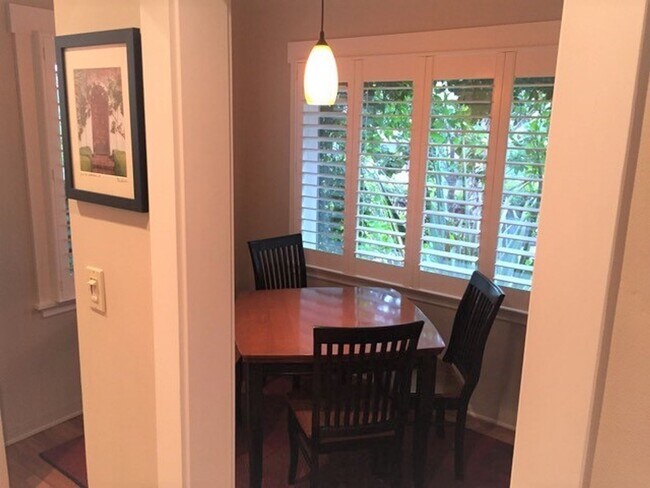 Building Photo - Beautifully Remodeled 1939 Downtown Cottage