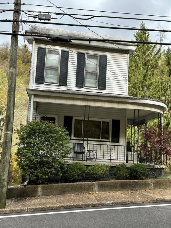 Foto principal - 149 Valley Blvd