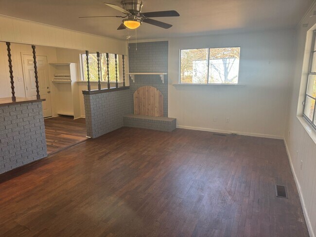 Foto del edificio - 6119 Jeanne Dr