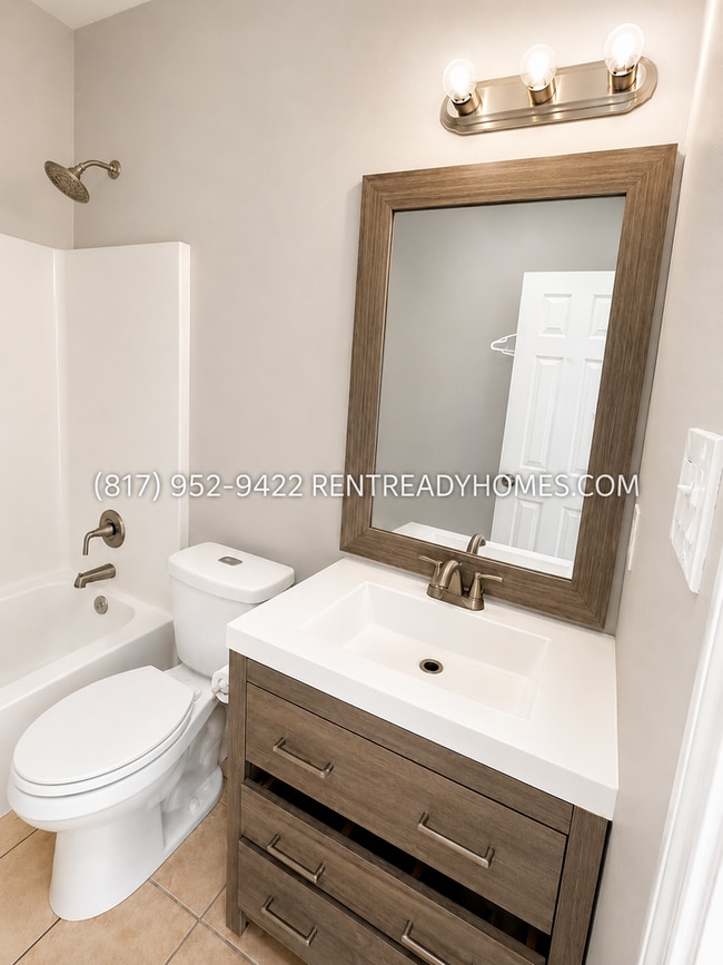 Building Photo - 3128 S Cherry Ln
