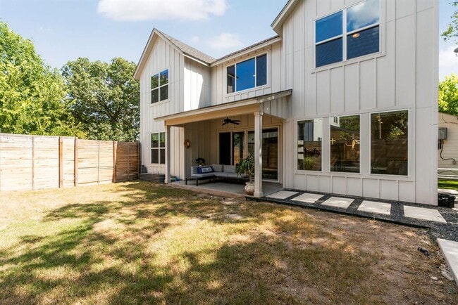 Building Photo - 8014 Tisdale Dr