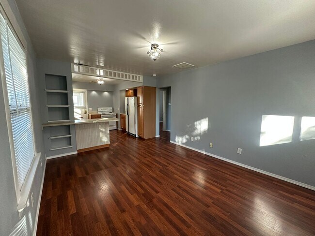 Building Photo - 2 bed/1 bath House in North Everett- Great...