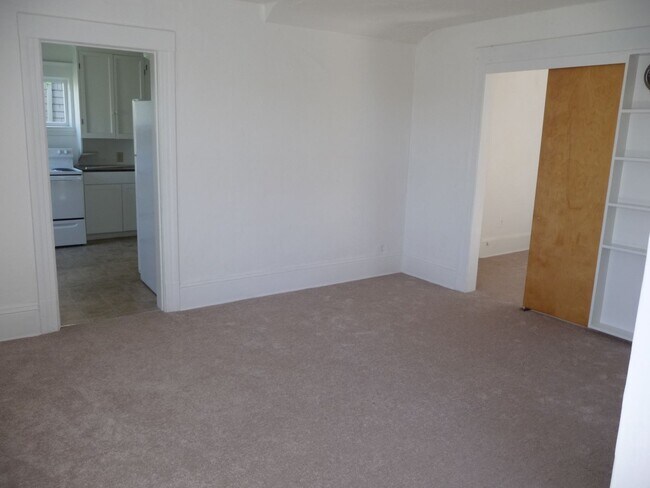 Foto del edificio - Charming 1+ Bedroom Duplex with Yard (Leschi)