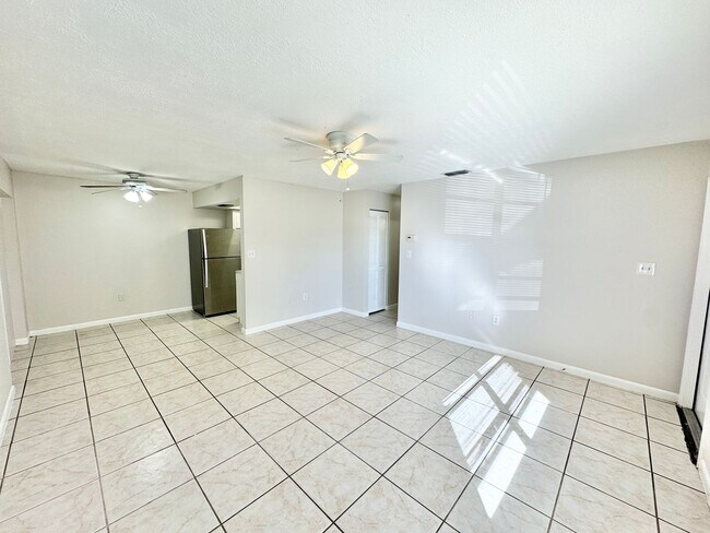 Foto del edificio - ** BONITA SPRINGS ** 2 BED / 1 BATH ** WEST OF 41 ** PET OK **