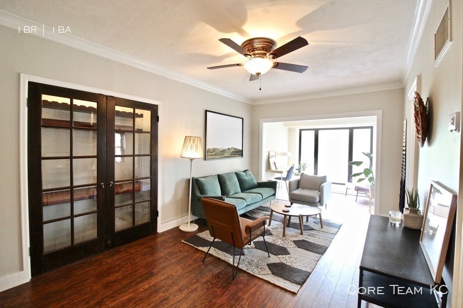 Primary Photo - Vanity Fair 1 Bedroom Corner Unit