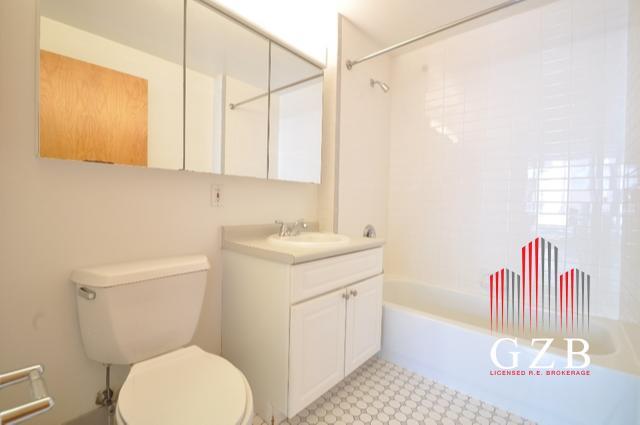 Foto del edificio - 349 W 54th St