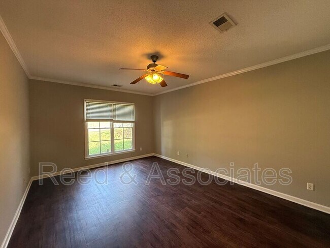 Foto del edificio - 10515 Pisgah Forest Ln