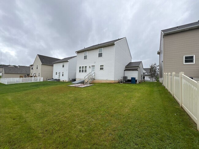 Foto del edificio - Available Now! Chatham Creek 3 Bedroom 2.5...