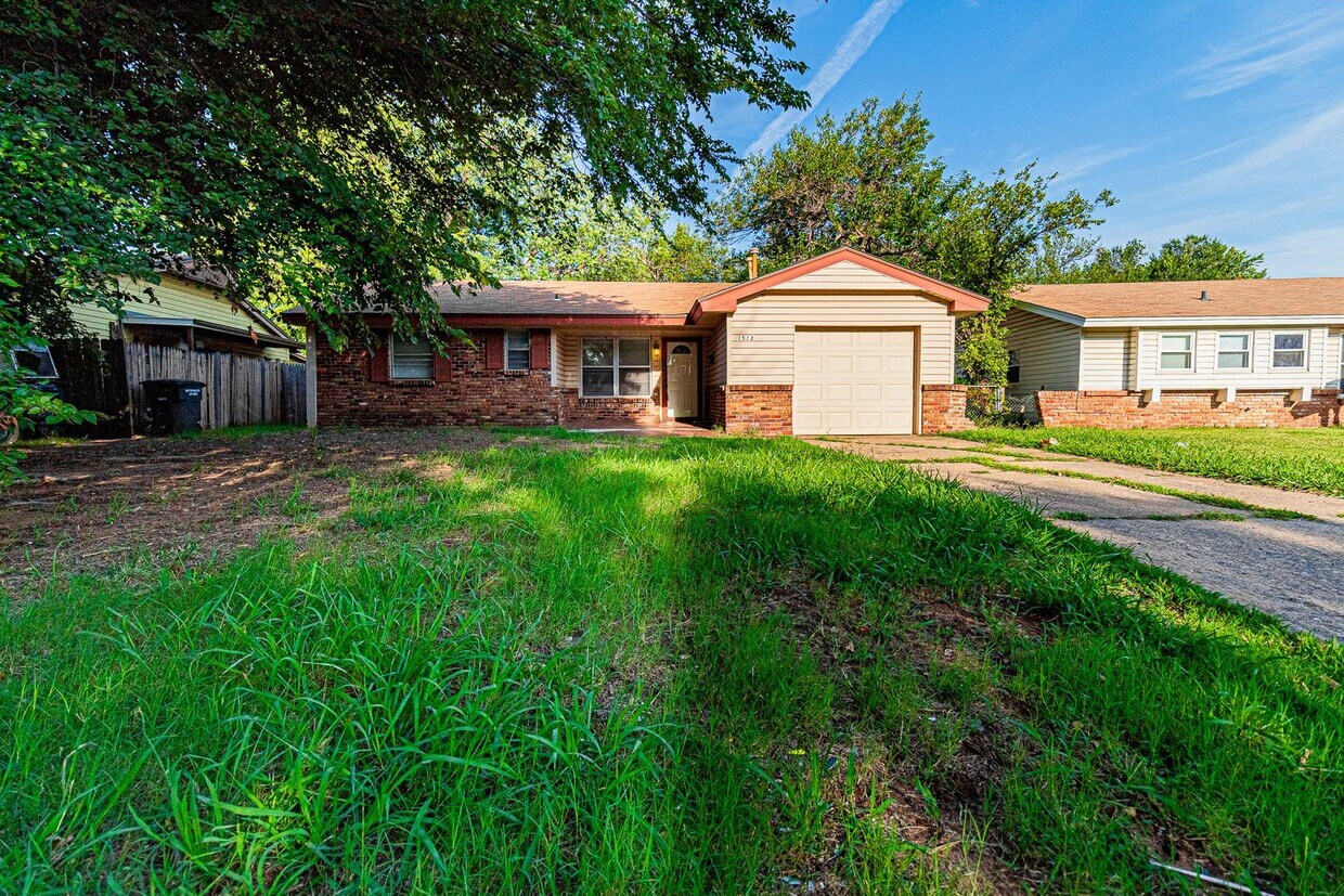 Primary Photo - 3 Bed 1.5 Bath in Del City!