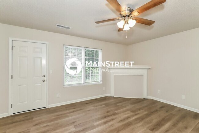 Building Photo - 3 Bedroom Pet-Friendly Home in GREENSBORO,...