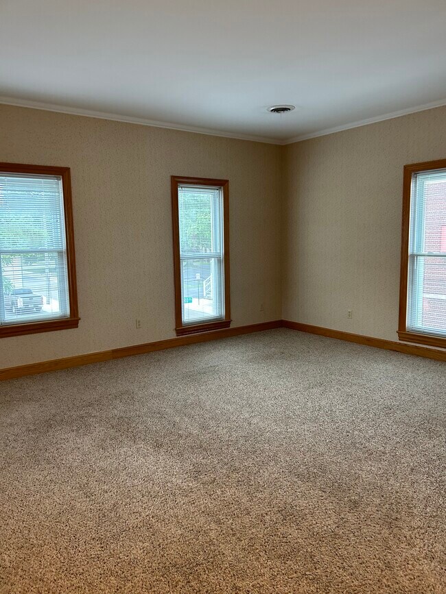 Foto del edificio - 324 W Crawford St