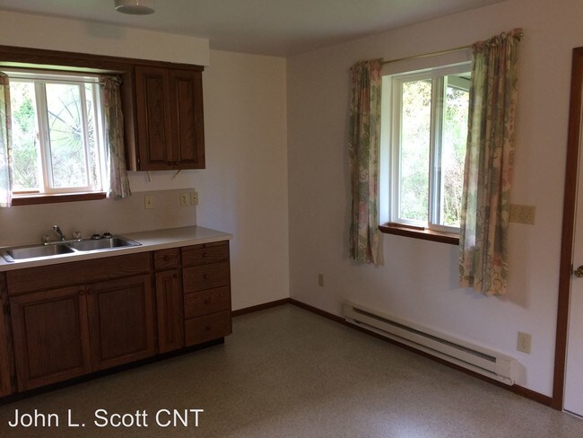 Foto del edificio - 102 Monroe Rd