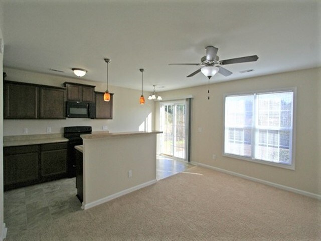 Foto del edificio - 70 Thornbury Drive