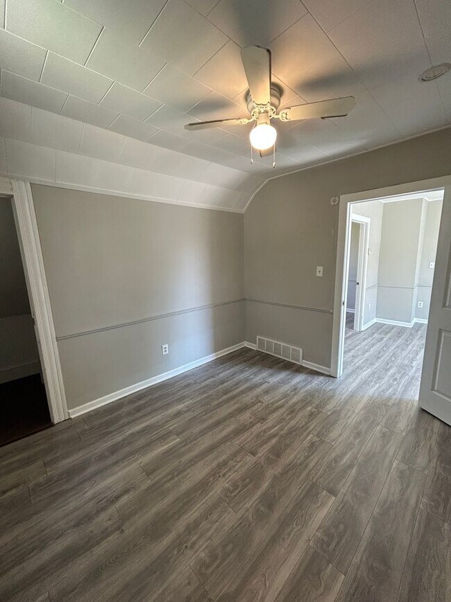 Foto del edificio - Roanoke Ave3401