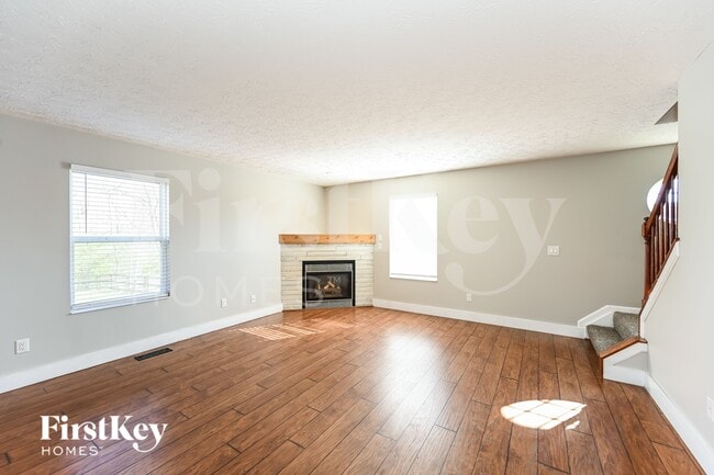 Building Photo - 671 McCormick Ln