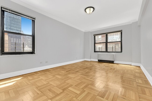 Foto del edificio - 140 E 56th St