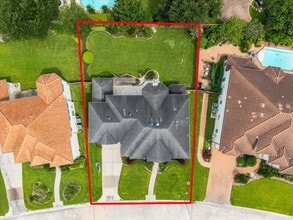 Building Photo - 2210 Bywater Dr